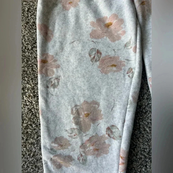 Oshkosh b’gosh sweatpants - Picture 4 of 7